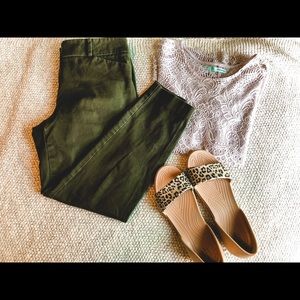 New York & Co Olive Green Crop Dress Pants